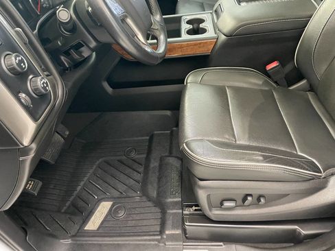 Used 2019 Chevrolet Silverado 2500 High Country image 19