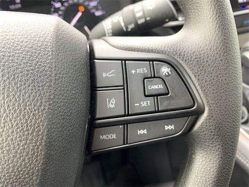 Used 2024 Toyota Sienna LE image 28