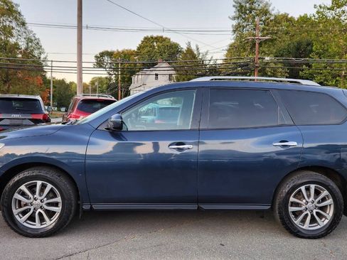 Used 2015 Nissan Pathfinder SV w/ Cargo Package FWD image 8