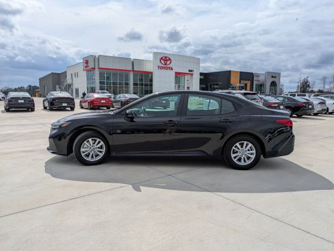 New 2026 Toyota Camry LE image 4