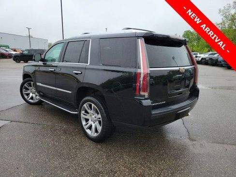 Used 2016 Cadillac Escalade Luxury AWD/4WD image 5