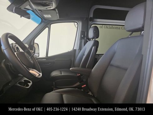 Used 2025 Mercedes-Benz Sprinter 2500 image 12
