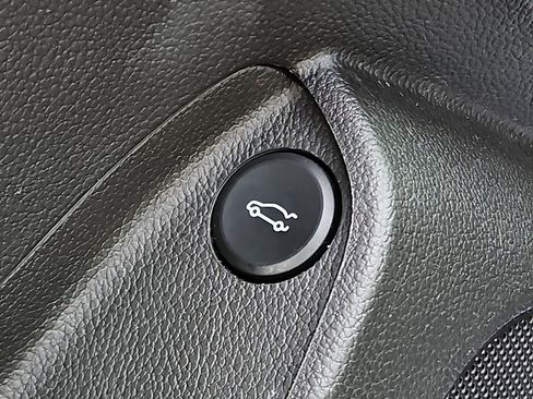 Used 2018 Chevrolet Cruze LT image 24