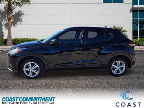 Used 2025 Nissan Kicks Play S image 10