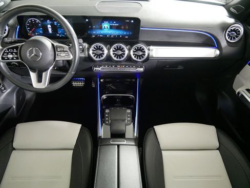 Used 2023 Mercedes-Benz GLB 250 4MATIC image 10