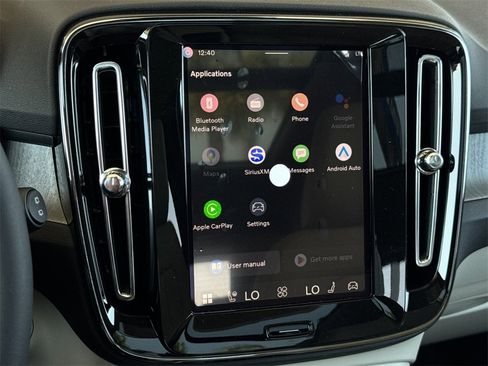 New 2026 Volvo XC40 B5 Ultra w/ Climate Package image 17