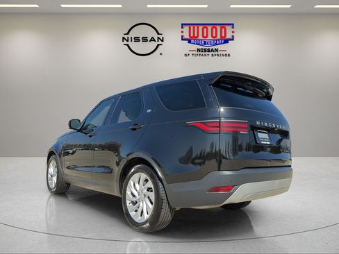 Used 2025 Land Rover Discovery S AWD/4WD image 4