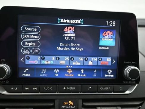 Used 2025 Nissan Altima 2.5 SV FWD image 12