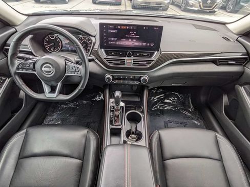 Used 2024 Nissan Altima 2.5 SR w/ SR Premium Package FWD image 15