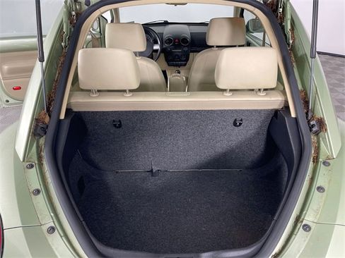 Used 2009 Volkswagen Beetle S image 12