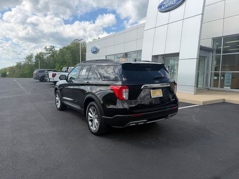Certified 2021 Ford Explorer XLT w/ Equipment Group 202A AWD/4WD image 7