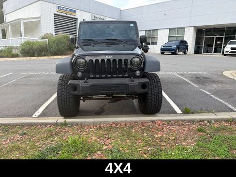 Used 2016 Jeep Wrangler Unlimited Rubicon w/ Connectivity Group AWD/4WD image 3
