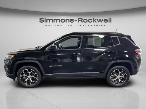 Used 2024 Jeep Compass Limited AWD/4WD image 2