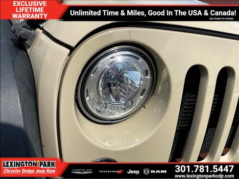 Used 2017 Jeep Wrangler Unlimited Rubicon w/ Dual Top Group AWD/4WD image 30