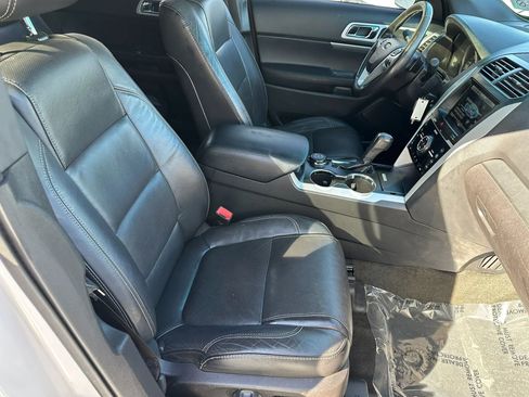 Used 2014 Ford Explorer Sport image 16