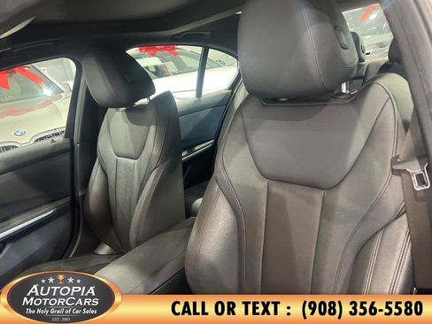Used 2021 BMW 330i Sedan w/ Premium Package image 10