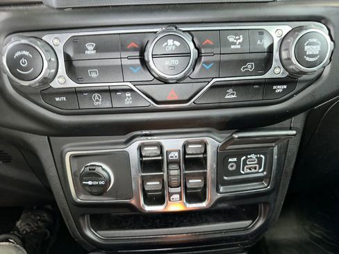 Used 2021 Jeep Wrangler Unlimited Sport image 11