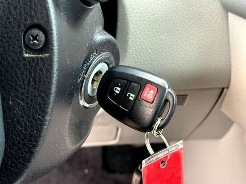 Used 2018 Toyota Highlander LE image 17