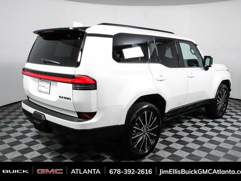 Used 2025 Lexus GX 550 w/ Accessory Package (2T) AWD/4WD image 3