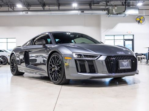 Used 2018 Audi R8 V10 plus image 3