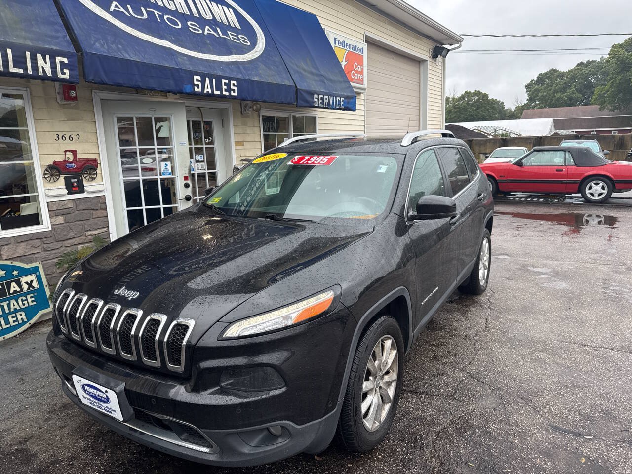 Used 2016 Jeep Cherokee Limited w/ Luxury Group AWD/4WD image 3