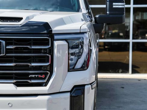 Used 2026 GMC Sierra 2500 AT4 AWD/4WD image 5