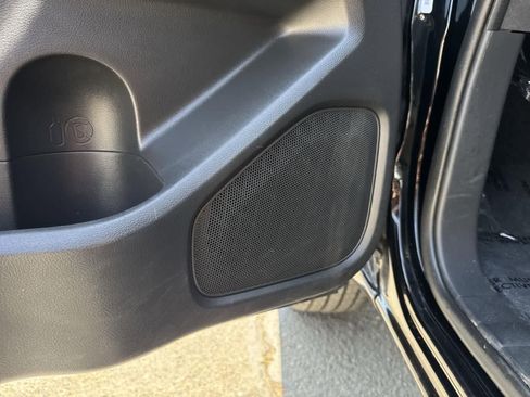 Used 2022 Nissan Frontier SV image 19