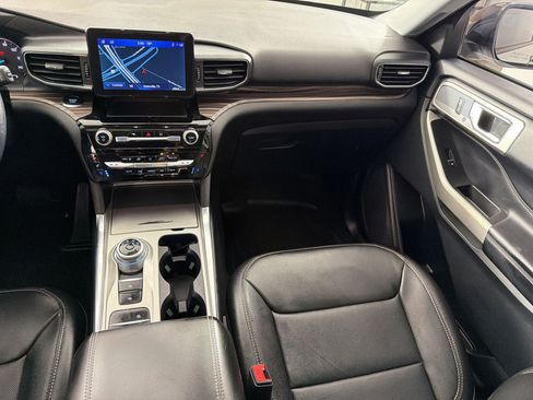 Used 2022 Ford Explorer Limited w/ Equipment Group 301A RWD image 30