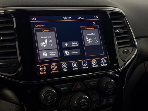 Used 2022 Jeep Grand Cherokee Laredo X image 20