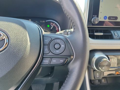 Used 2025 Toyota RAV4 XLE Premium image 23