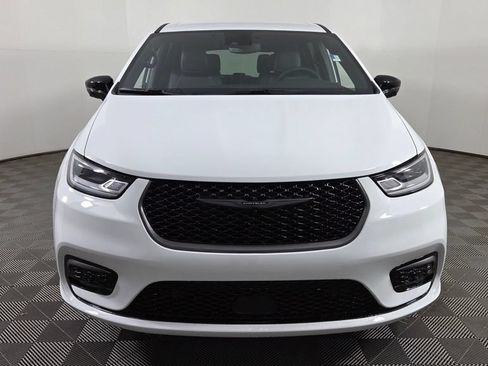 New 2026 Chrysler Pacifica Select FWD image 2