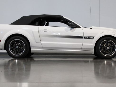 Used 2007 Ford Mustang GT RWD image 33