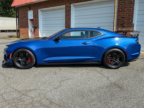 Used 2022 Chevrolet Camaro ZL1 RWD image 18
