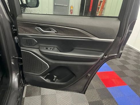 Used 2024 Jeep Grand Cherokee Limited 4xe AWD/4WD image 16