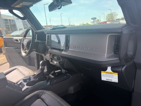 New 2026 Ford Bronco Outer Banks AWD/4WD image 12