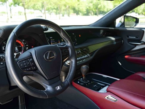 Used 2019 Lexus LS 500 F Sport w/ Accessory Package (Z2) AWD/4WD image 15