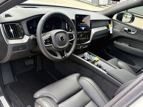 New 2026 Volvo XC60 B5 Ultra w/ Protection Package Premier AWD/4WD image 15