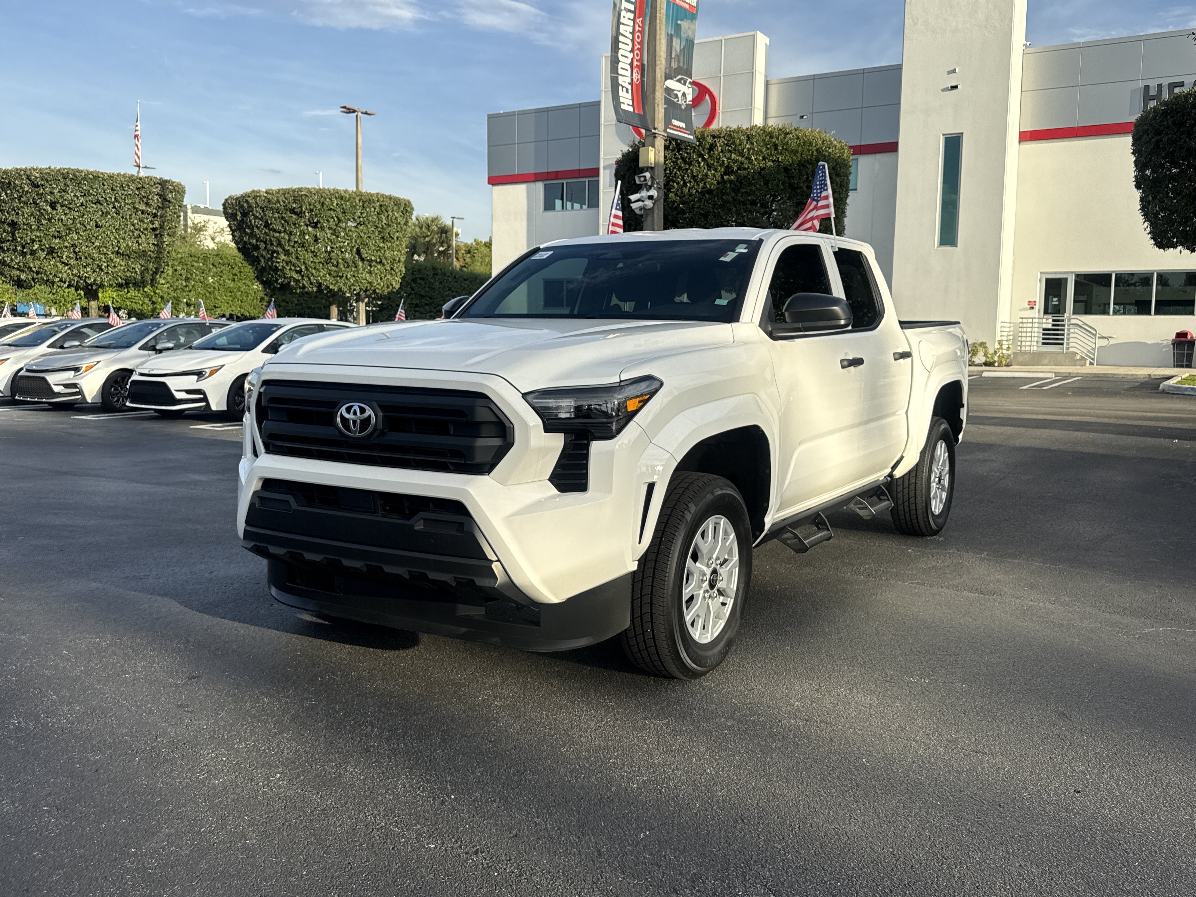 Used 2024 Toyota Tacoma SR RWD image 5