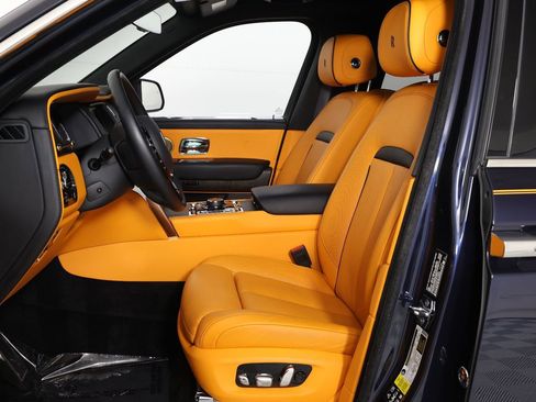 Certified 2022 Rolls-Royce Cullinan w/ Cullinan Package AWD/4WD image 5