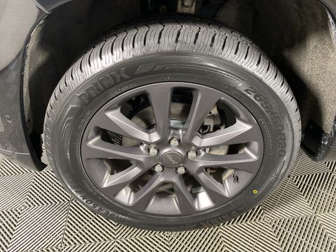 Used 2018 Jeep Grand Cherokee High Altitude AWD/4WD image 13