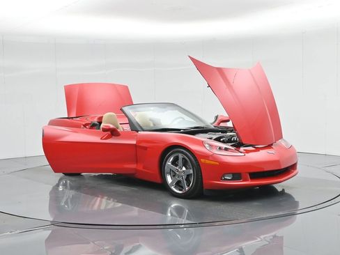 Used 2007 Chevrolet Corvette Convertible w/ Preferred Equipment Group image 34