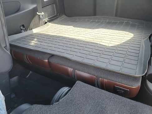 Used 2020 Ford Explorer Platinum w/ Premium Technology Package AWD/4WD image 9
