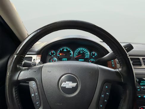 Used 2008 Chevrolet Avalanche LTZ w/ LTZ Preferred Equipment Group RWD image 29