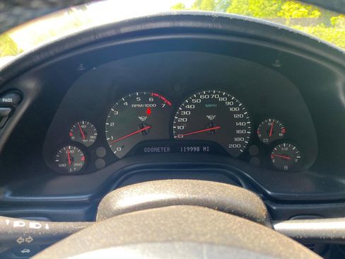 Used 2000 Chevrolet Corvette Convertible w/ Memory Pkg RWD image 15