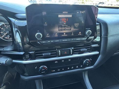 Used 2025 Nissan Pathfinder SV image 20