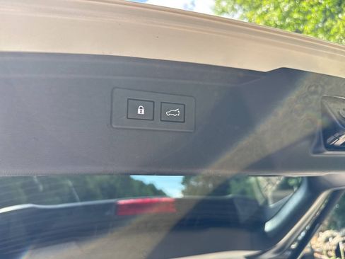Used 2023 Subaru Outback Premium AWD/4WD image 47