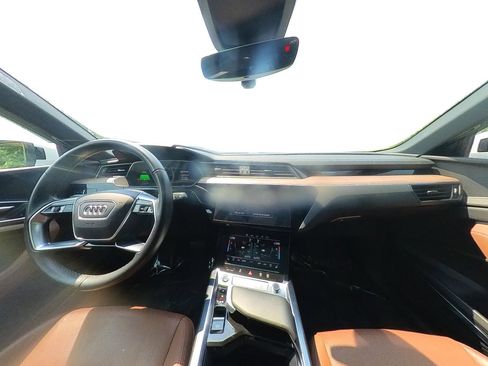 Used 2024 Audi Q8 e-tron Premium Plus w/ Premium Plus Package image 65