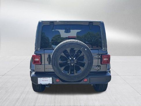 Used 2025 Jeep Wrangler Unlimited Sahara w/ Safety Group AWD/4WD image 7