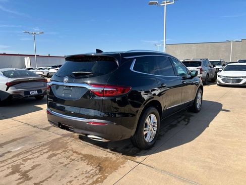 Used 2020 Buick Enclave Essence w/ Sound and Sites Package AWD/4WD image 3
