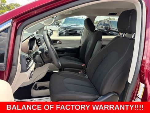 Used 2023 Chrysler Voyager LX FWD image 13